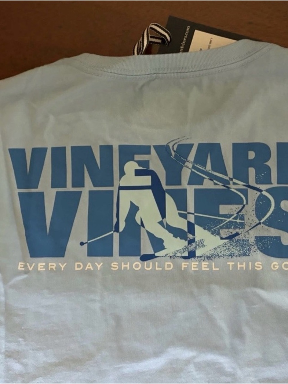 XL Vineyard Vines L/S Blue Skiing Pocket Tee - Picture 3 of 3